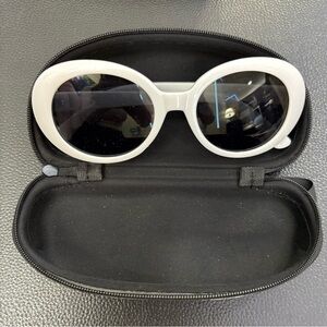 White Border Contrast Frame